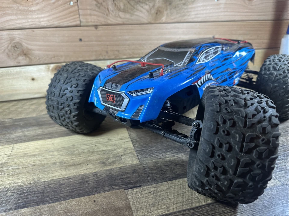 ARRMA granite voltage 2wd Truck Only UNTESTED! As Is—project/parts/repair - Image 2 of 4