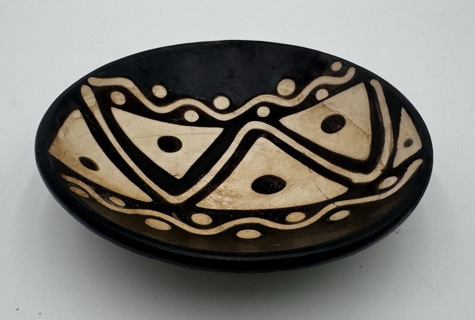 Handcrafted Vintage Chulucanas Pottery Bowl – Peru Artisan Ceramic