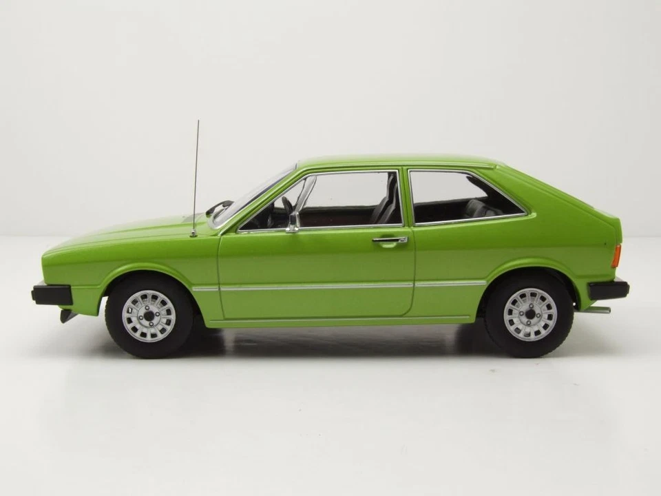 VW Scirocco 1 GTI 1976 Verde Chiaro Metallizzato Modellino 1:18 KK Scale - Immagine 3 di 4