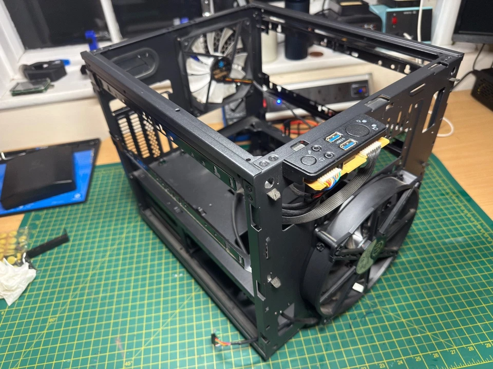 Thermaltake Core V21 Micro Chassis - Black (CA-1D5-00S1WN-00) - Image 2 of 4