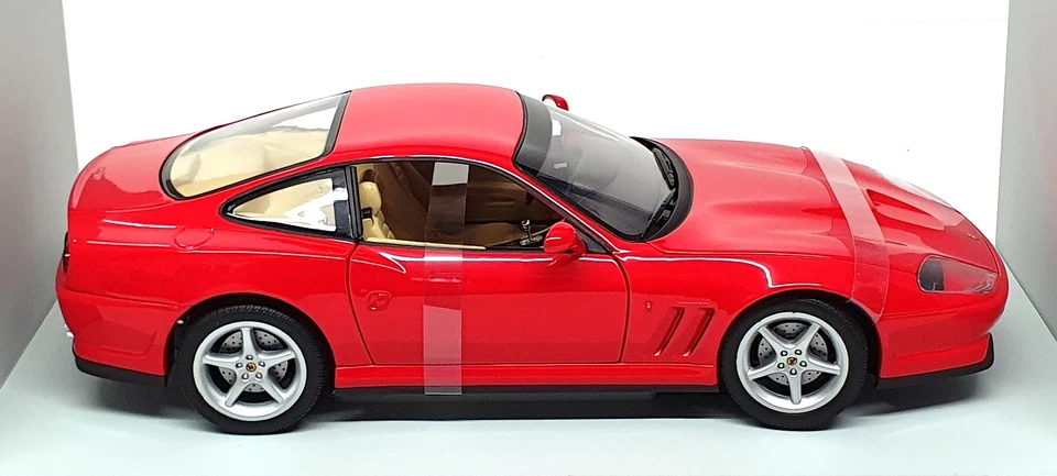 UT Models 1/18 Scale 180 076020 - Ferrari F550 Maranello - Red - Image 3 of 4