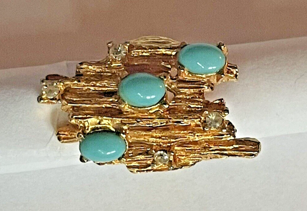 Vintage vogue shop ring