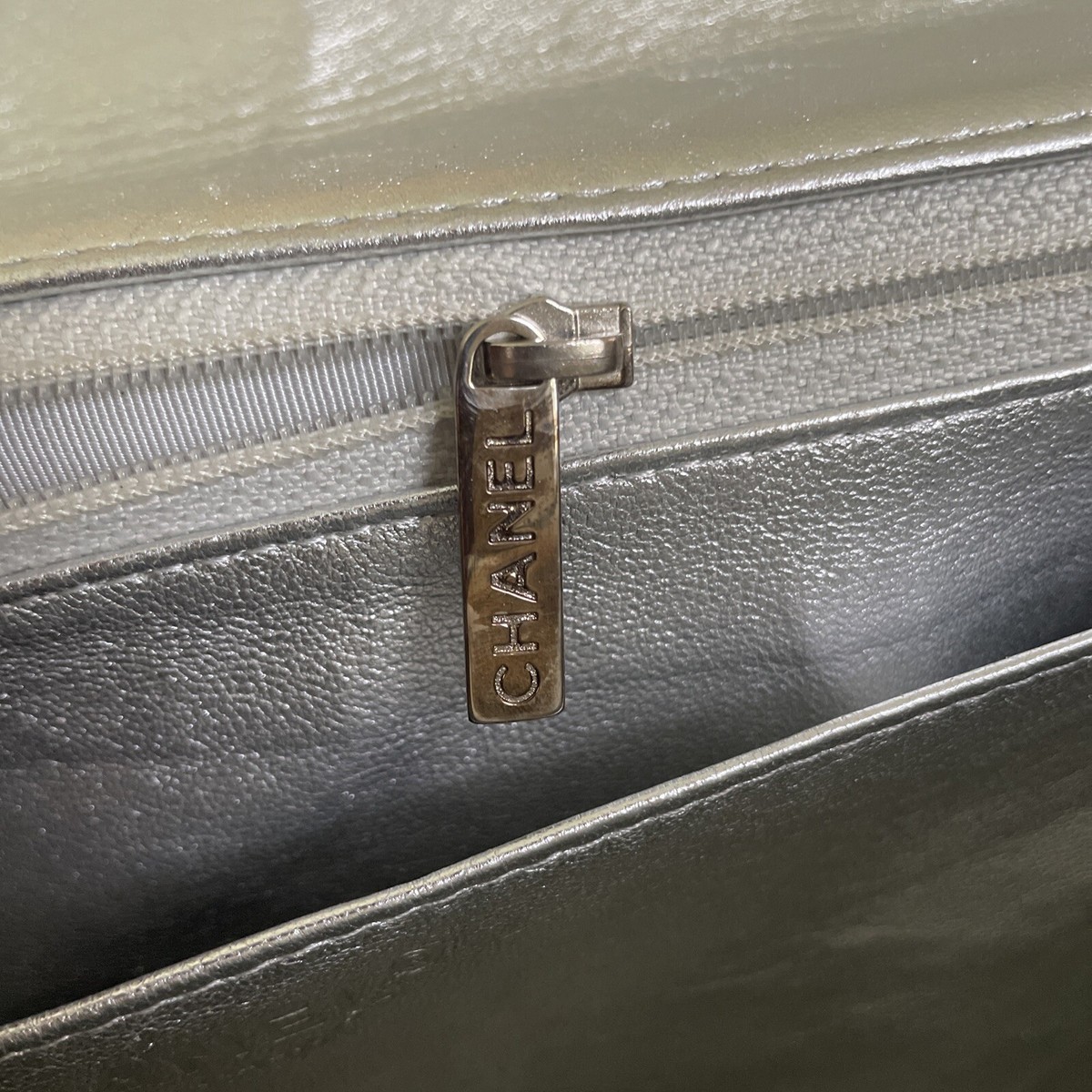 ■シャネル■ピッグスキン✨シルバー■革スカート■38 □シャネル□ピッグスキン✨シルバー□革スカート□38