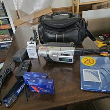 Sony DCR-TRV120 Digital8 Hi8 Video8 Camcorder With Case Tapes Charger