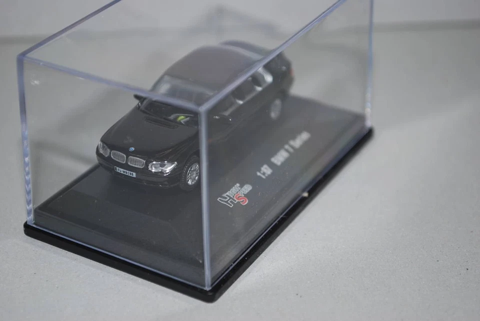 Coche modelo BMW serie 7 de alta velocidad 1/87 Japón Foto 3 de 4