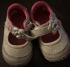 Infant Baby Girls Size 2 Sparkly Strap Surprize Shoes