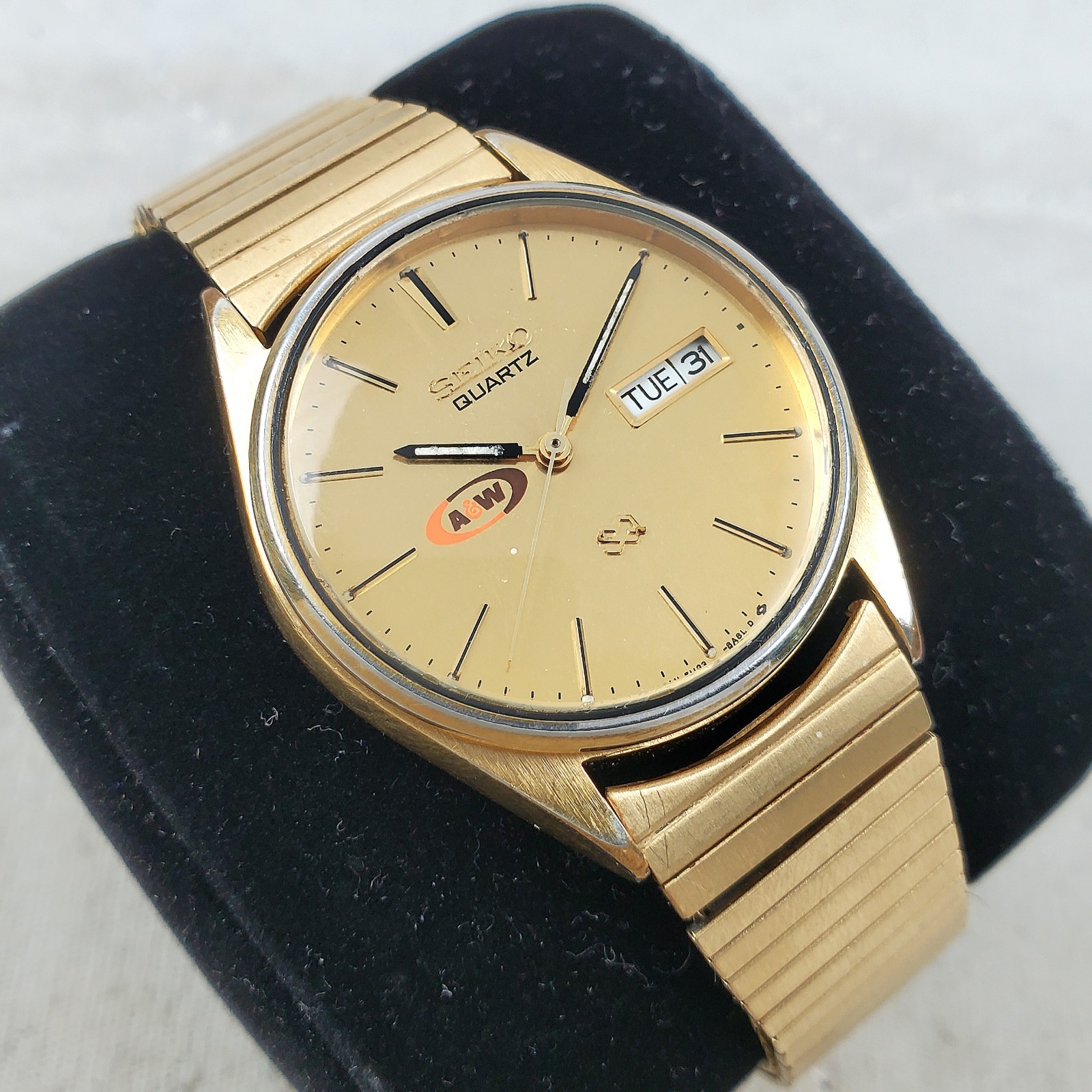 RARE VINTAGE SEIKO SQ A&W 5C23-8009 DAY/DATE QUARTZ JAPAN GOLD TONE MEN'S WATCH image 3