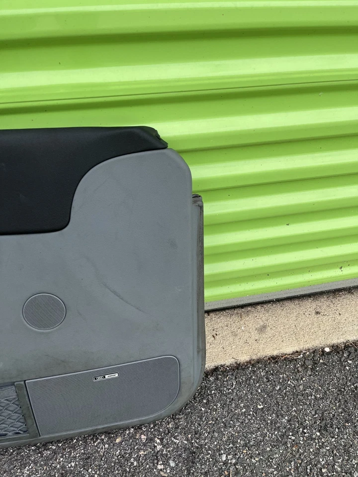 2000-2006 AUDI TT Driver Side Left Door Panel - Grey and Black - Image 2 of 4