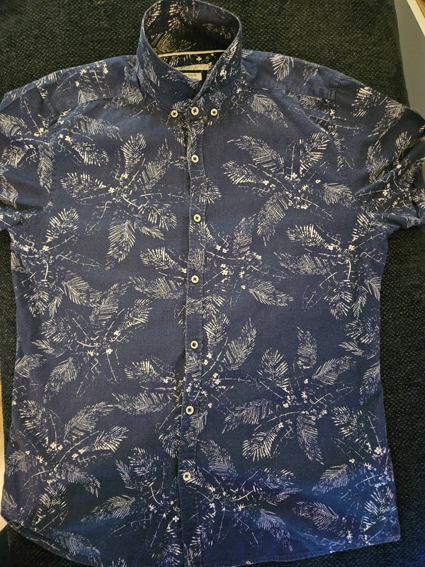 Men's Collared Shirt Short Sleeved Casual Tropical Pattern Size Large Slim Fit