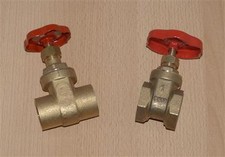 Muffenschieber aus Pressmessing als Gewinde.- und Lötmuffenschieber