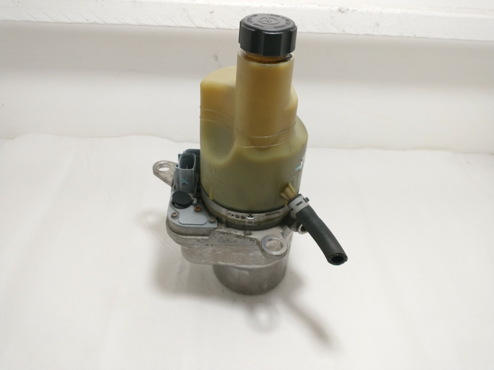 20042011 VOLVO S40 S50 V50 C30 ELECTRIC POWER STEERING PUMP MOTOR