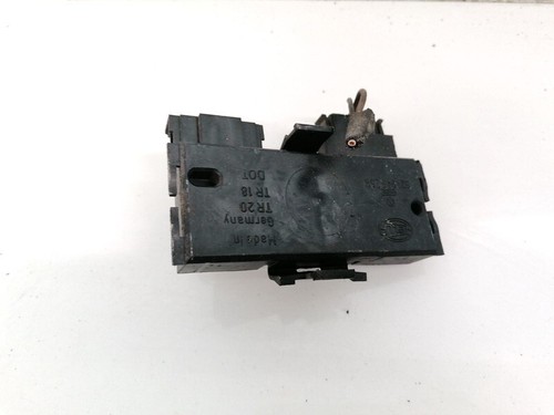 Volkswagen Passat 1991 Tailight Bulb Holder (Lamp Carrier) 3219452 #1384165-52