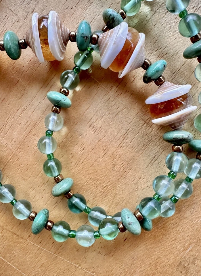 Collar de cuentas de disco turquesa Royston natural citrino con cáscara de vidrio verde hecho a mano Foto 2 de 4