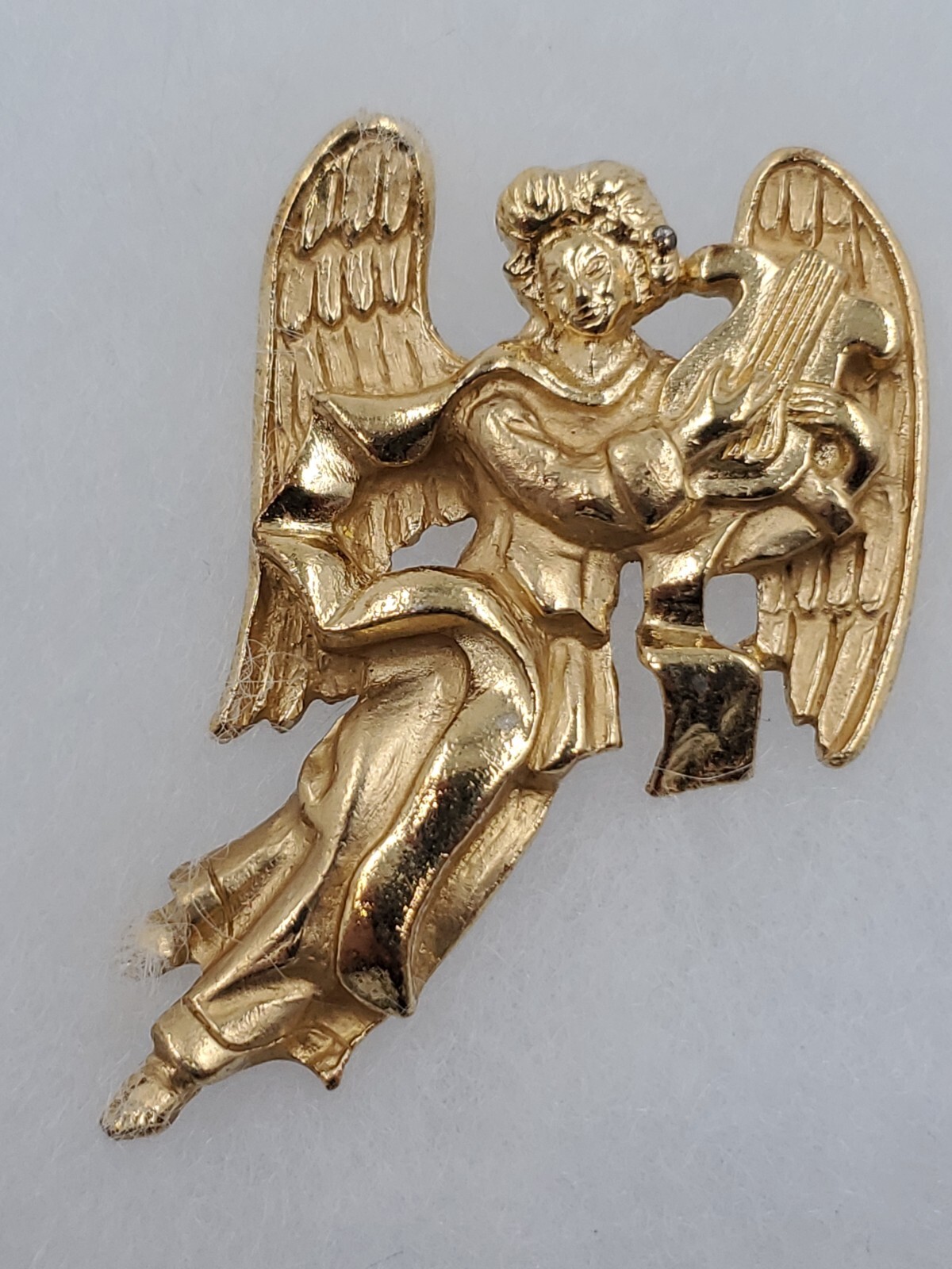 Robyn Rush RR Cookie Lee Goldtone Angel Angels Pin Brooch Christmas