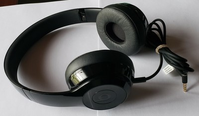 Gloss Black Beats Solo3 Wireless On-Ear 