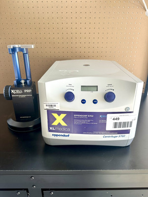 Eppendorf 5702 PRP Centrifuge w/rotor, two buckets and counterbalance, tested