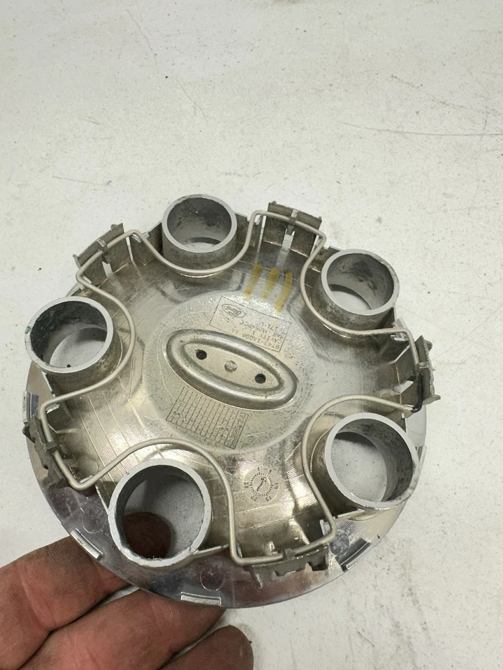 Tapacubos Ford Edge 2008-2010 OEM cromada 8T43-1A096-AA BT43 S3 08 09 10 Foto 4 de 4