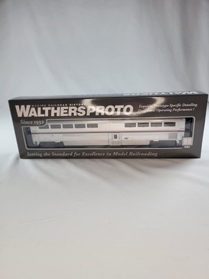 Walthers Proto HO Amtrak Superliner II Coach Phase IVB Lighted 920-12061