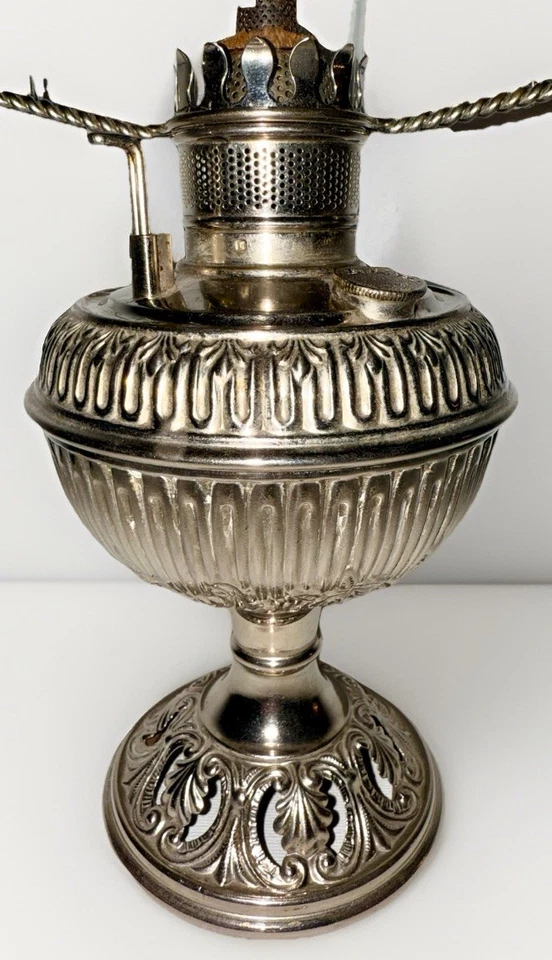 Bradley Hubbard Little B&H Kerosene Lamp No. 0 w/ Burner, Flame Spreader, Shade - Image 4 of 4