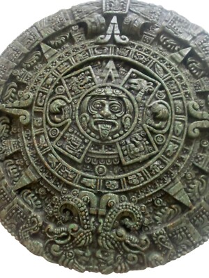 Mayan/ Aztec Calendar Art Medallion Wall Plaque crushed Malachite 11'' Vintage