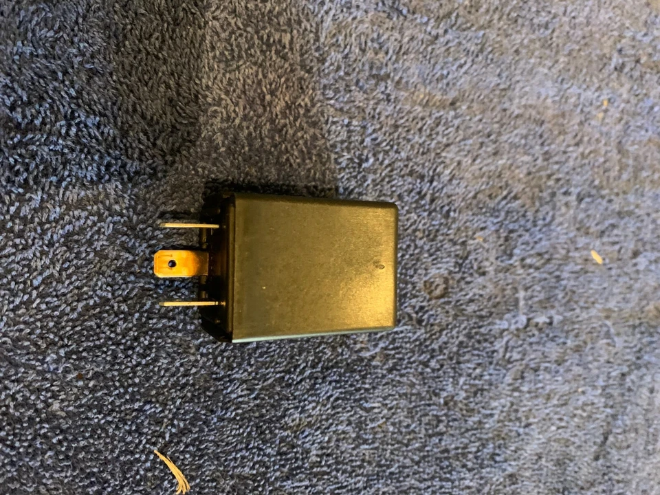 1980 - 1993 Classic Saab 900  VW Rabbit 3 Prong Four Way Turn Signal Flasher - Image 3 of 4