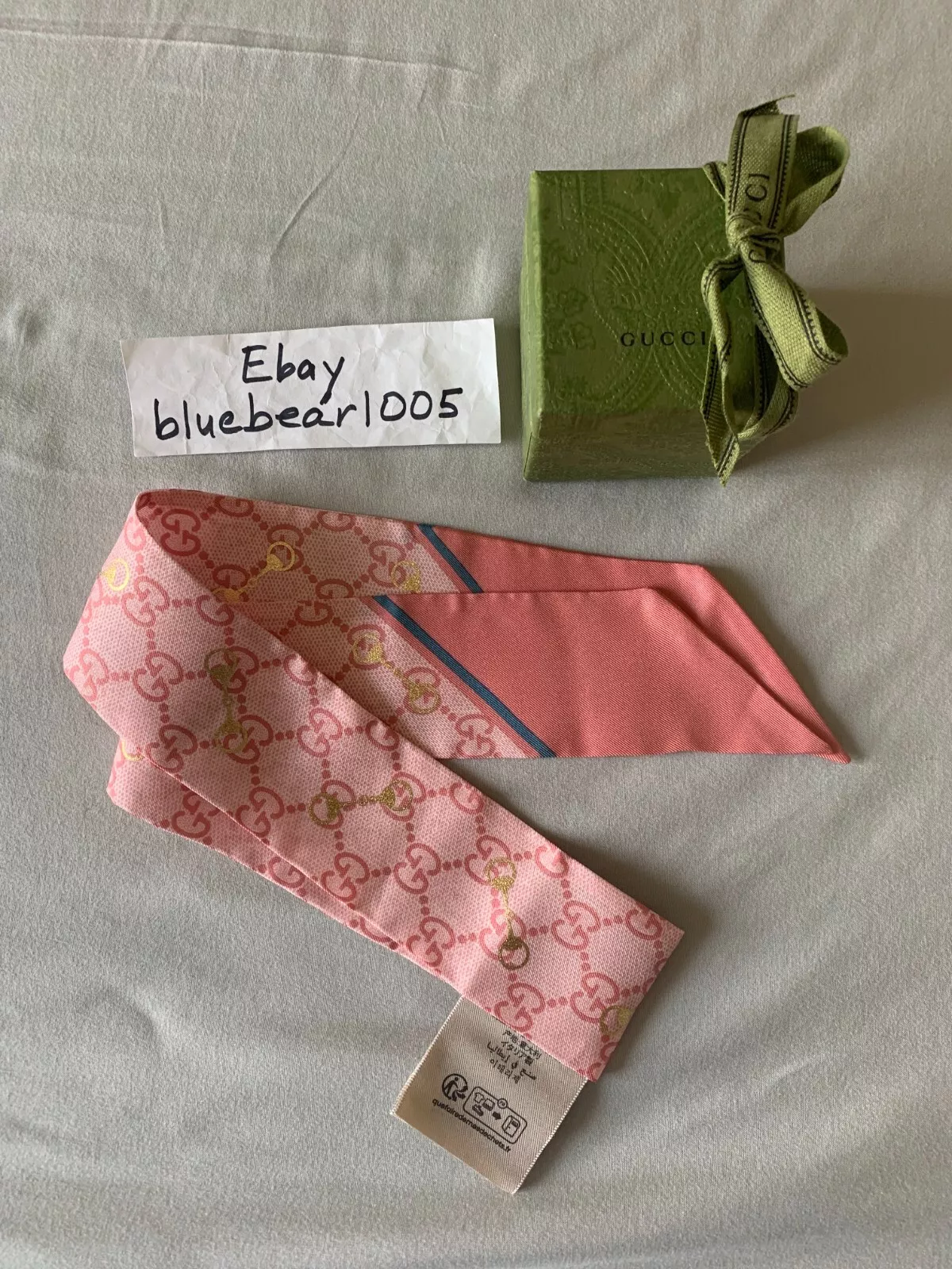 Foulard bandeau nœud en soie rose logo GUCCI GG neuf + boîte