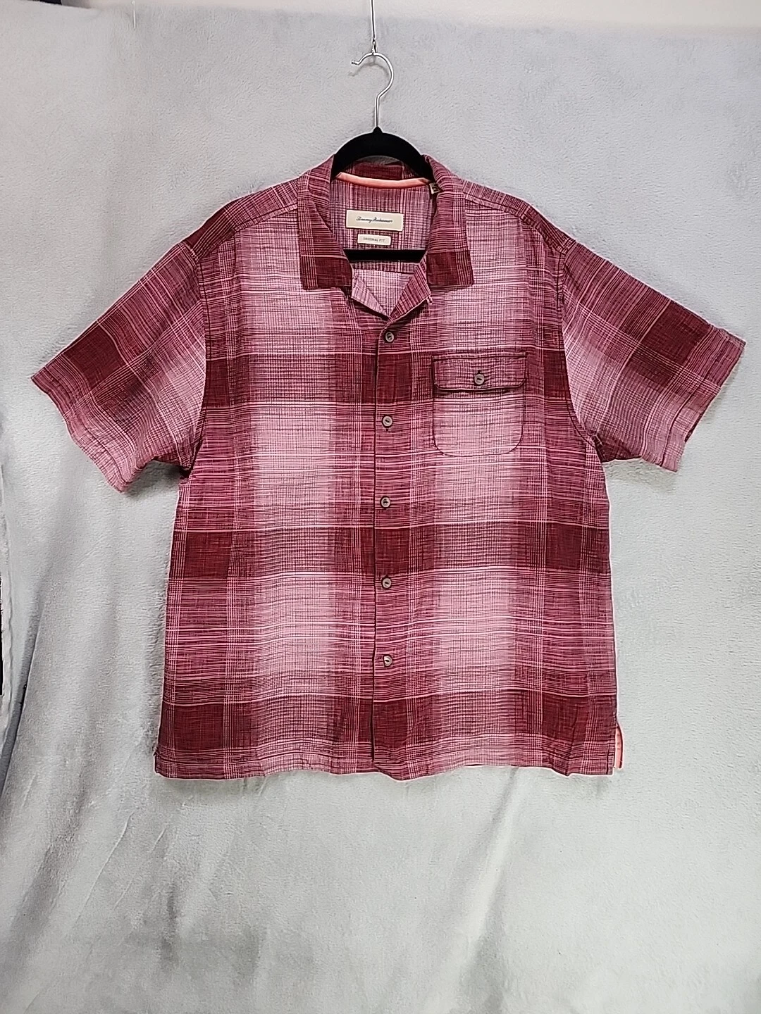 Tommy Bahama Men's XL Wine Button Down Short Sleeve Hawaiian Shirt Original Fit