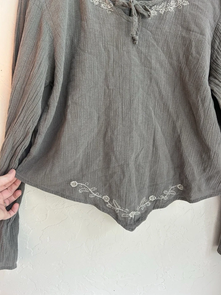 Top vintage Y2K Xhilaration M Fairy Grunge bordado gris renacentista boho Foto 4 de 4