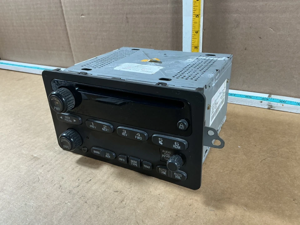 Chevrolet Cavalier 2003-2005 equipo de audio receptor de radio reproductor de CD 10335223 Foto 2 de 4