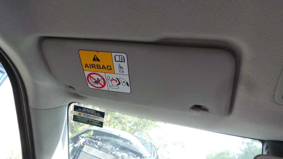 Suzuki Swift Shvs 2019 talla 5 puertas MK5 hatchback par de ambos parasoles delanteros Foto 2 de 4