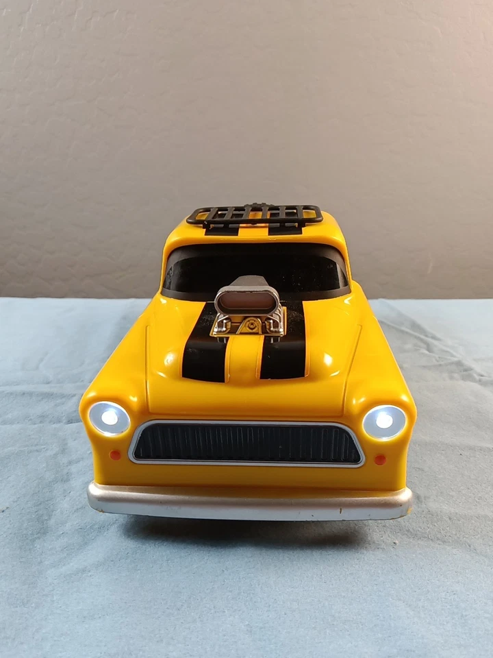 New Bright 1955 Chevy Cameo RC Truck 2.4GHz USB with Remote Works Great  - Image 2 of 4