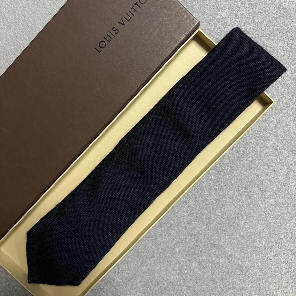 Corbata Louis Vuitton azul marino cachemir seda 9,5 cm ancho usada Foto 3 de 4