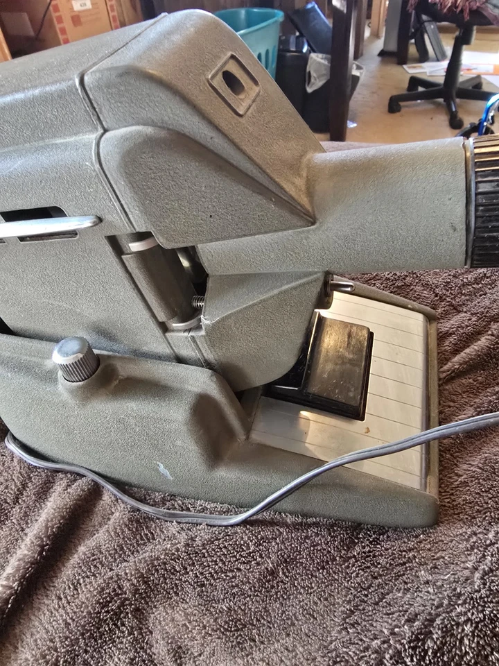 Vintage SKAN Slide Projector SP-201 / 170-66. Built In Cooling Blower. Powers Up - Image 4 of 4
