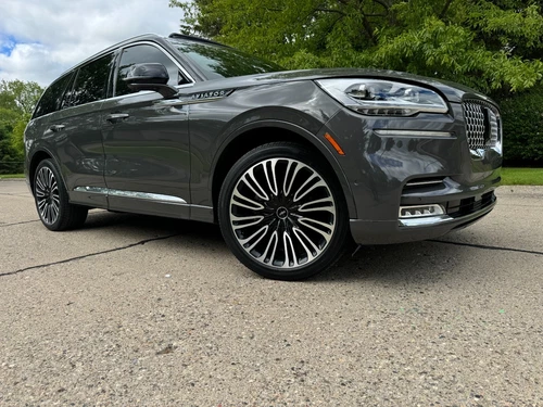 2023 Lincoln Aviator BLACK LABEL  AWD DVD Leather panoramic sunroof
