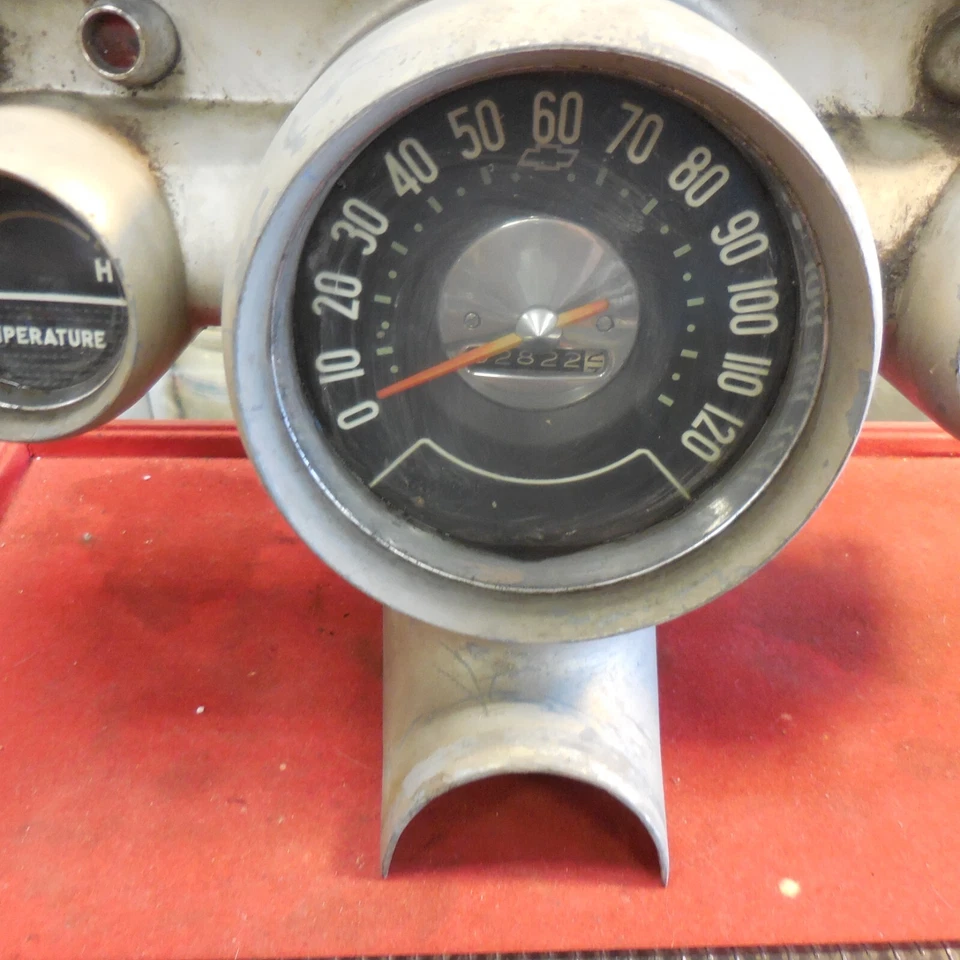 Chevrolet Belair Nomad 1957 tablero cuadro de instrumentos velocímetro 1584733 Foto 4 de 4