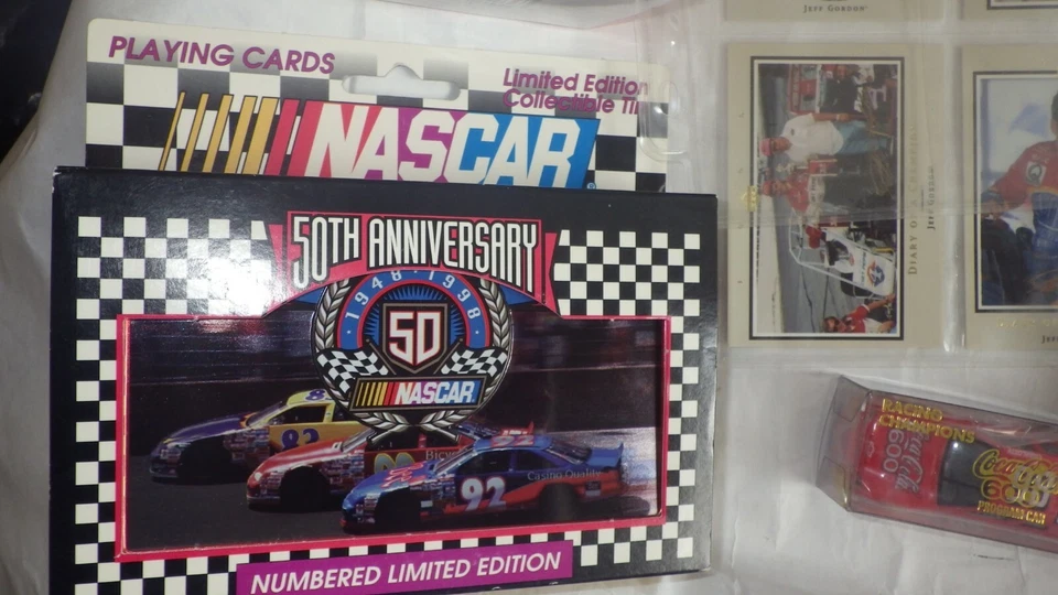 Смешанный лот NASCAR - шляпы, литые автомобили, фотографии, дневник чемпиона, карты - Изображение 2 из 4