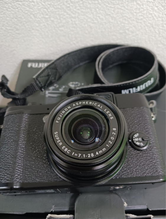 MINT with Box] Fuji Fujifilm X10 Black Compact Digital Camera 12.0