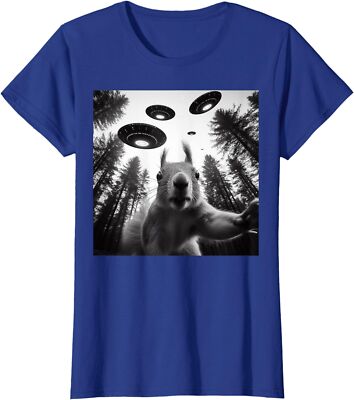 Squirrel Selfie With UFOs, Alien Squirrel UFO Gift Ladies' Crewneck T-Shirt