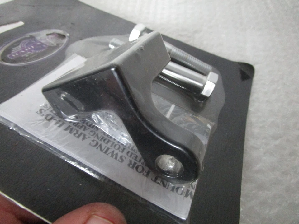 Marco de matrícula no plegable Harley Davidson V-Rod Badlands NEGRO Foto 3 de 4