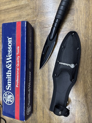Smith & Wesson Spear Fixed Steel Blade Black Nylon Filled Glass Fiber Handle SW8