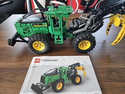 LEGO TECHNIC: John Deere 948L-II Skidder (42157)