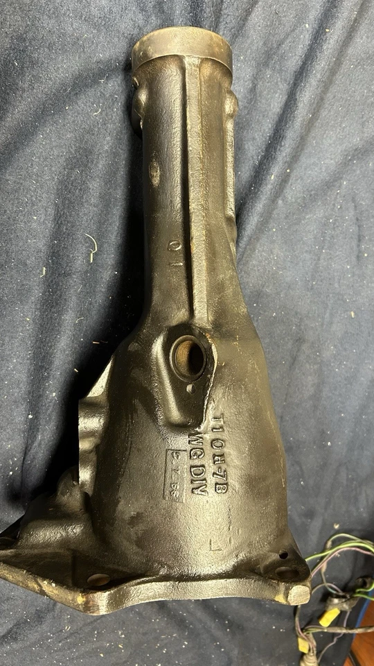 1965 1966 Ford Mustang Borg Warner T10 Transmission Tail stock T10H-7B cast iron - Image 2 of 4