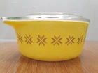 PYREX Town & Country Yellow W Brown Stars Casserole #472 1.5 pt W/Lid