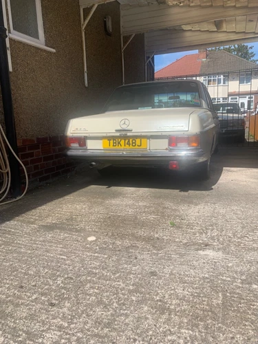 Mercedes 250 W114 6 cylinder - Picture 9 of 11