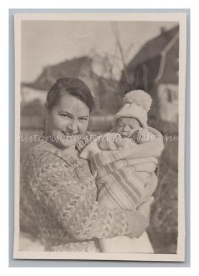 Portrait Mother with Toddler - Vintage Photo 1930s