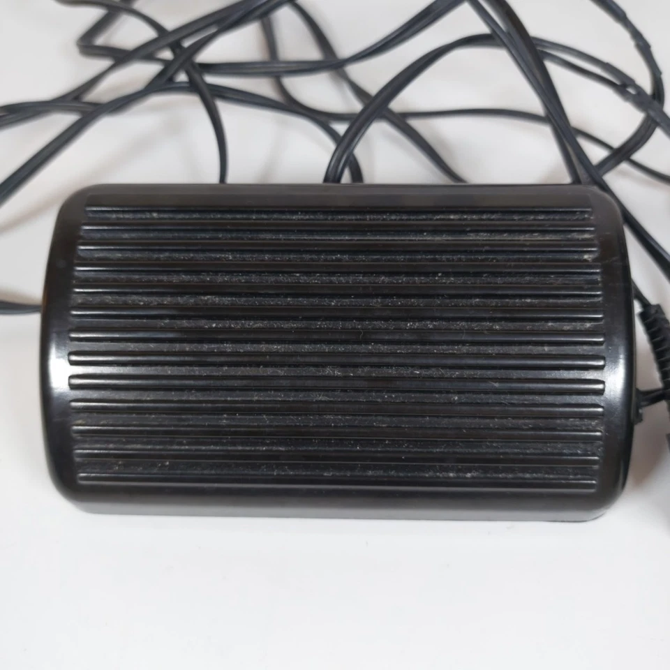 Singer Sewing Machine Electronic Foot Pedal & Lead UK 3 Pin Plug CR309 Used - Image 3 of 4