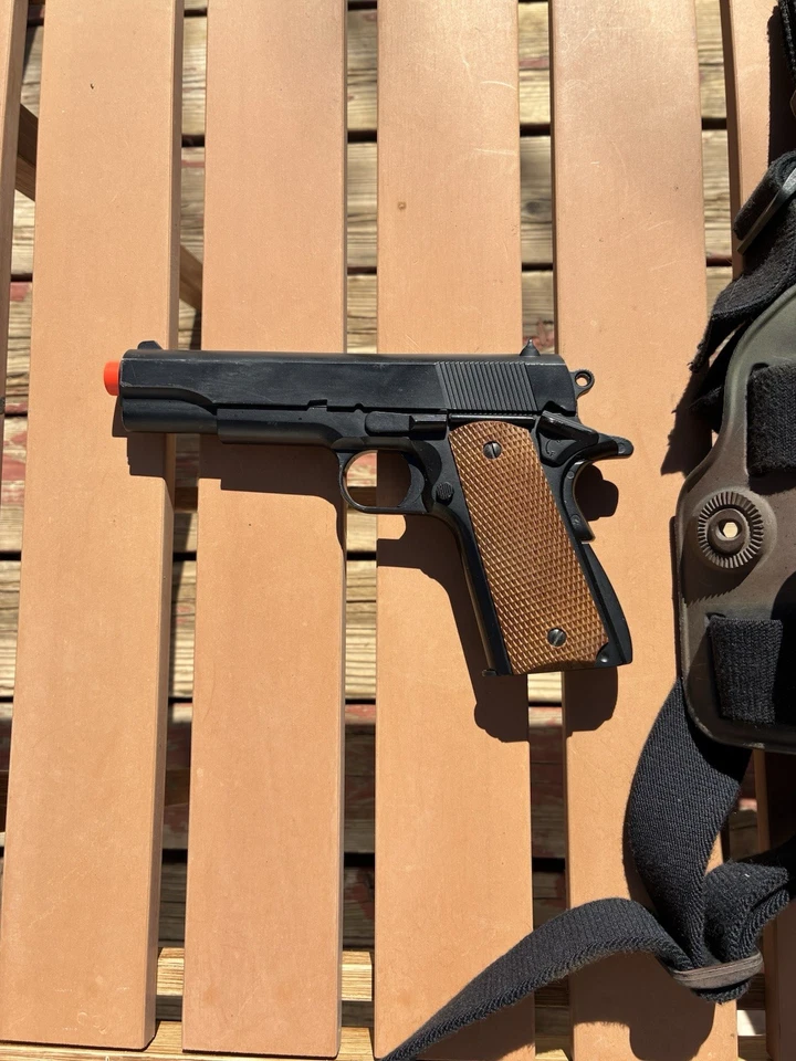 UK Arms M1911 Spring Powered Airsoft Handgun With Holster - Image 3 of 3