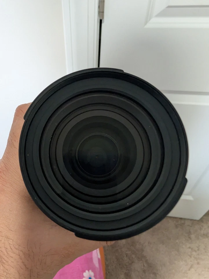 Lente Tamron 28-200 mm f/2,8-5,6 Di III RXD para montaje Sony E Foto 2 de 3