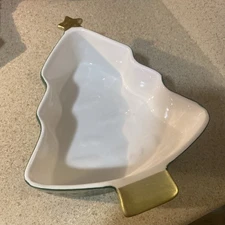 Target Bullseye's Christmas Christmas Tree Ceramic Baking Dish Bakeware (NEW)