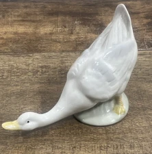 Artmark Vtg Long Neck Curious Porcelain Goose Collectible 4" Figurine Taiwan